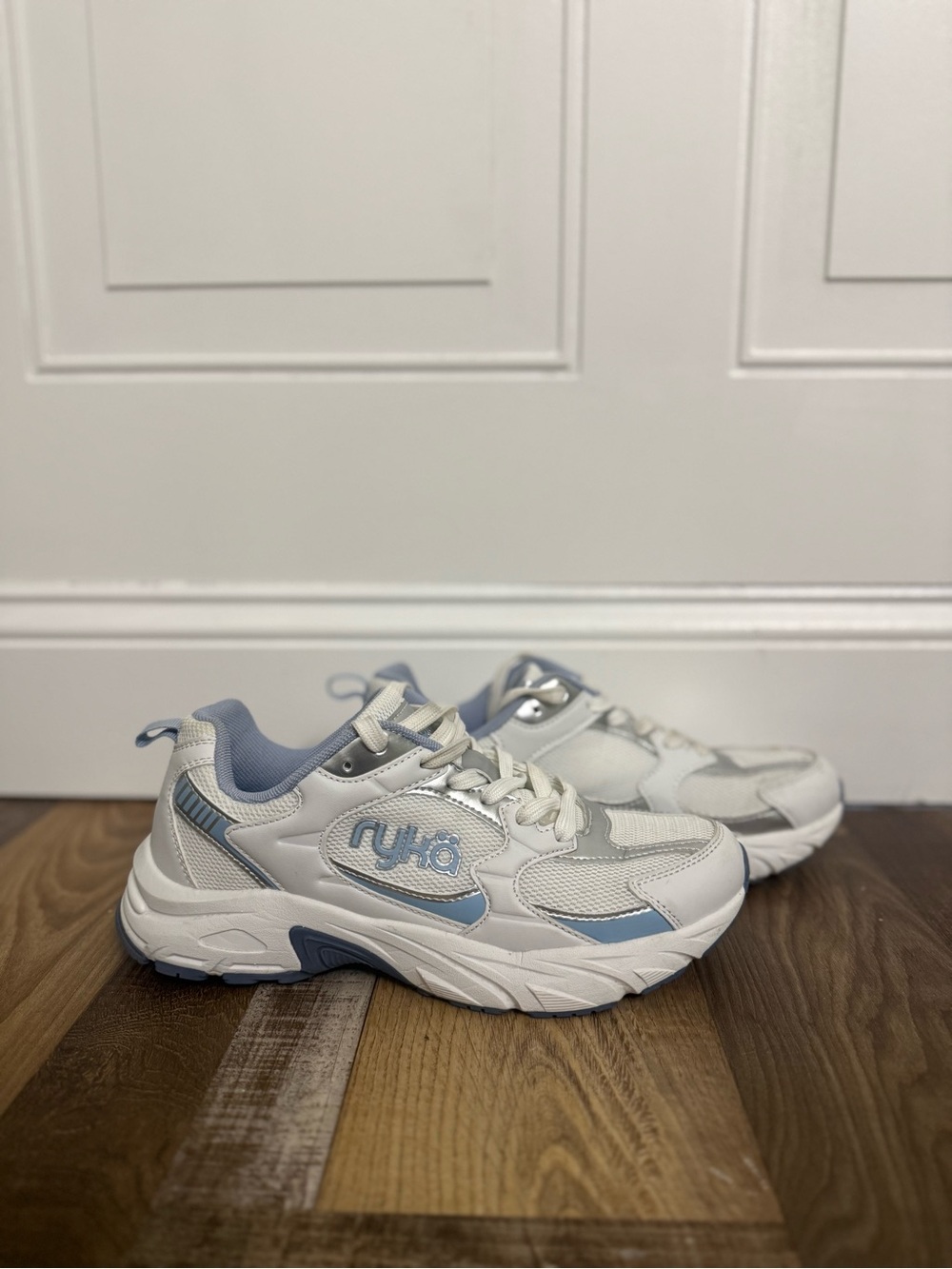 Ryka Women's White & Light Blue Athletic Sneakers Size 8 Medium Width - Picture 9 of 9